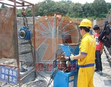 張拉千斤頂