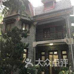 红公馆网,揭秘高端生活方式的线上窗口